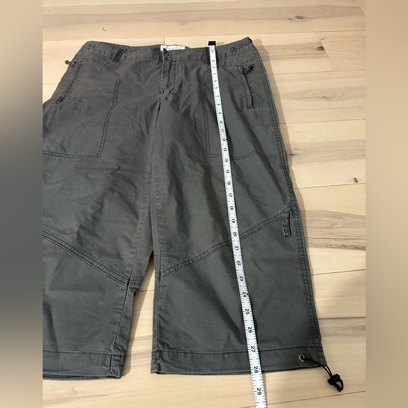Columbia Gray Adjustable Waist Capris Size 10 - Picture 8 of 16